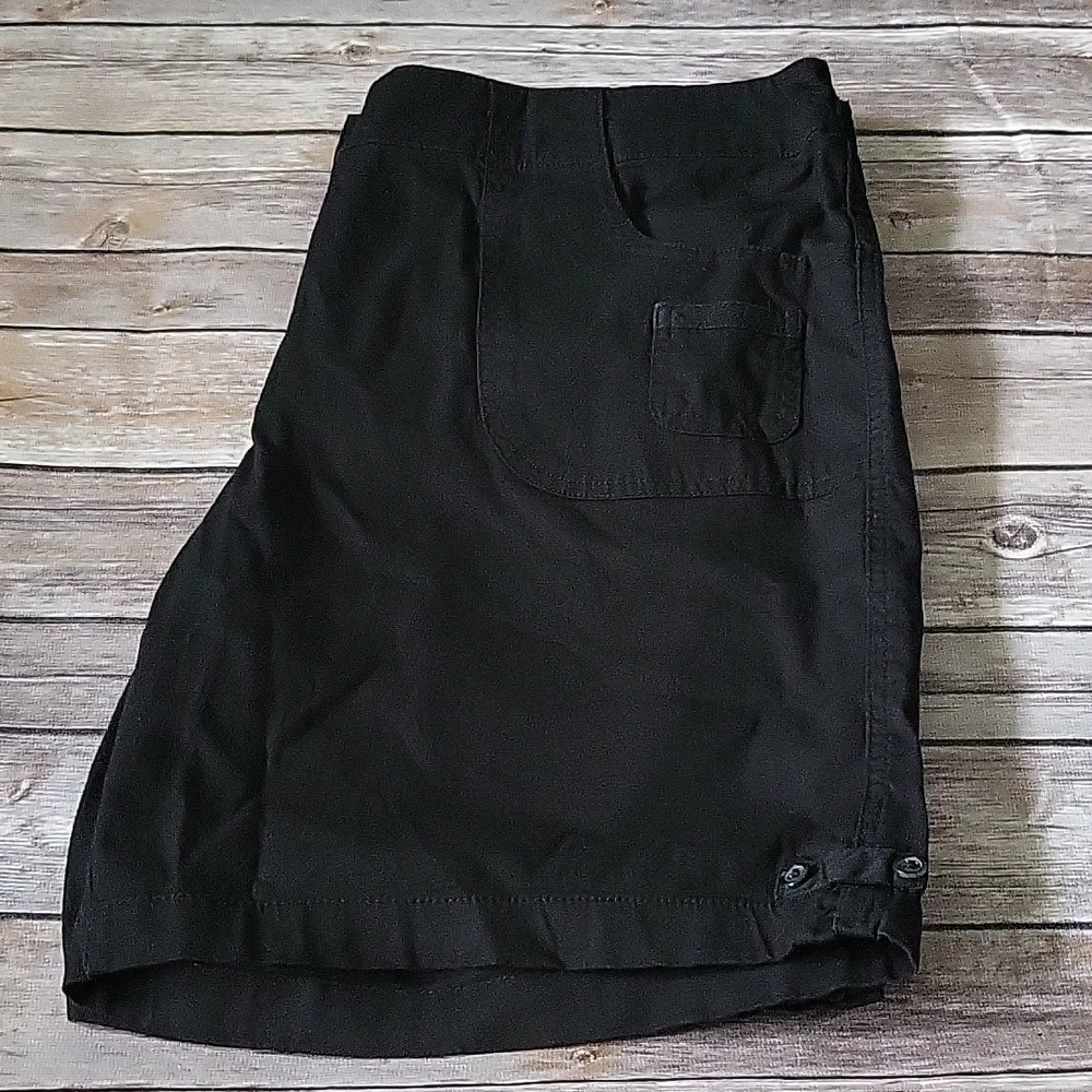 Briggs black lightweight shorts with double button waist and 7.5